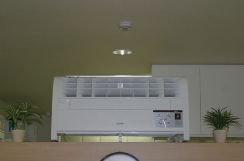 空気清浄機　【Air cleaner】