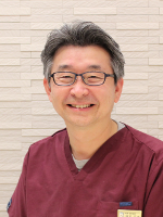 歯科医師：康本征史