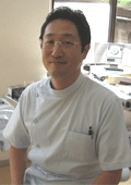 歯科医師：屋代　哲