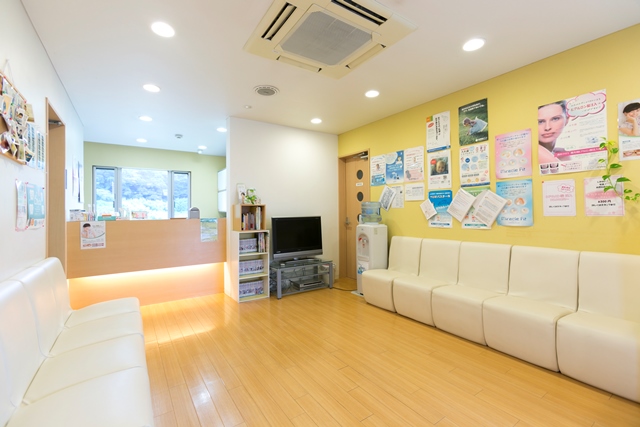加瀬歯科医院・待合室