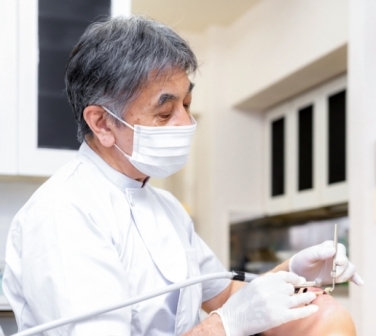 歯科医師：林　昭彦